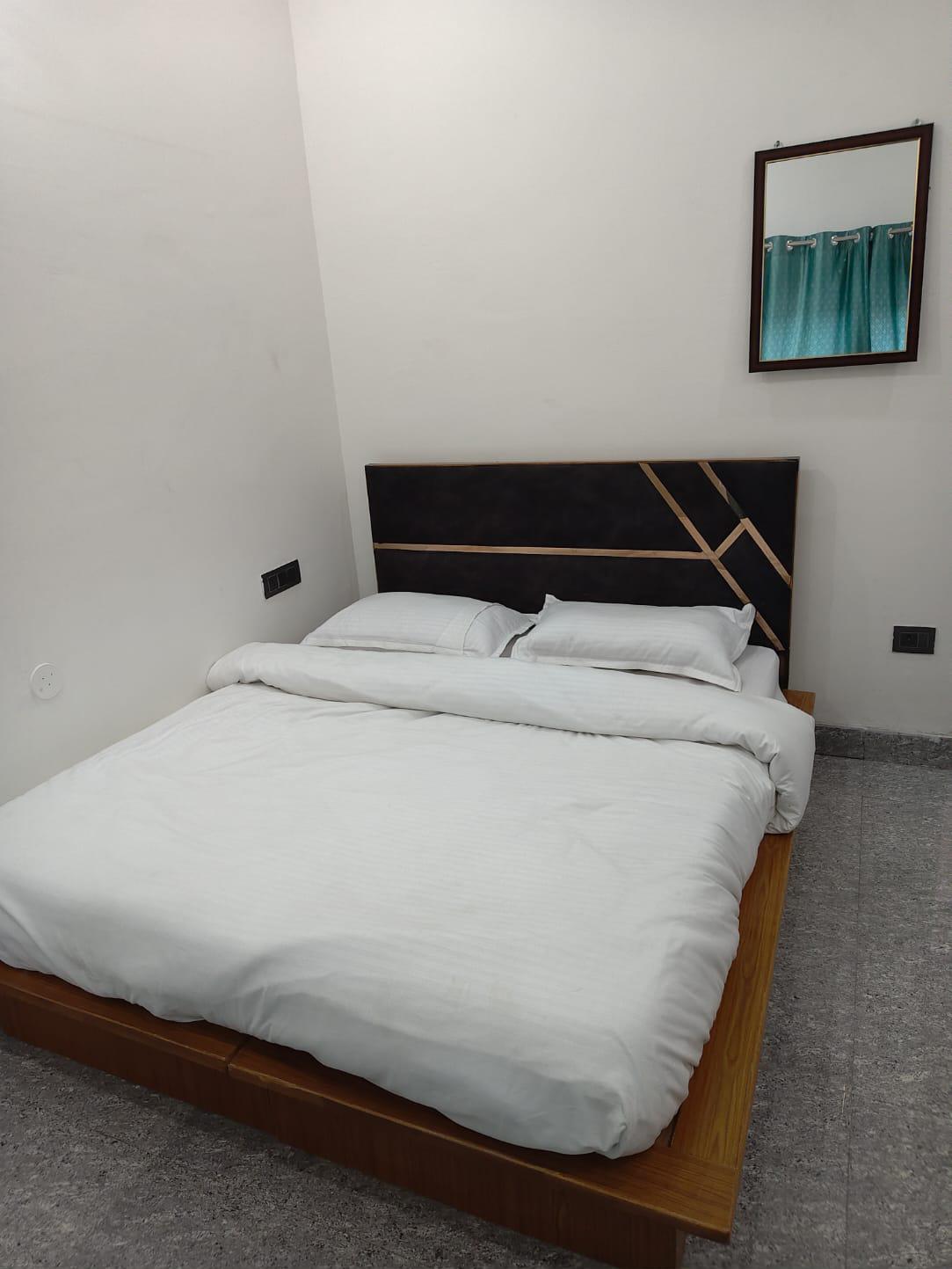 Hall 6 Bed